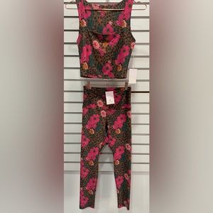 NWT Yoga Top & Pant set -Smith & Quinn Wildflower print